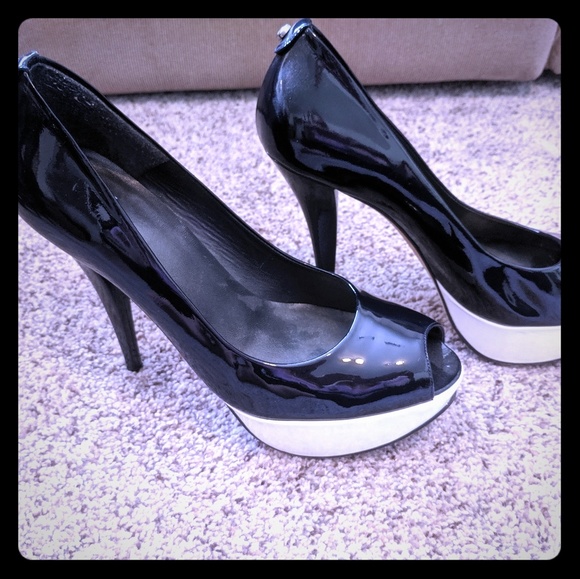 Stuart Weitzman Shoes - Stuart Weiztman Platform Heels Stuart Weitzman Shoes - Stuart Weiztman Platform Heels